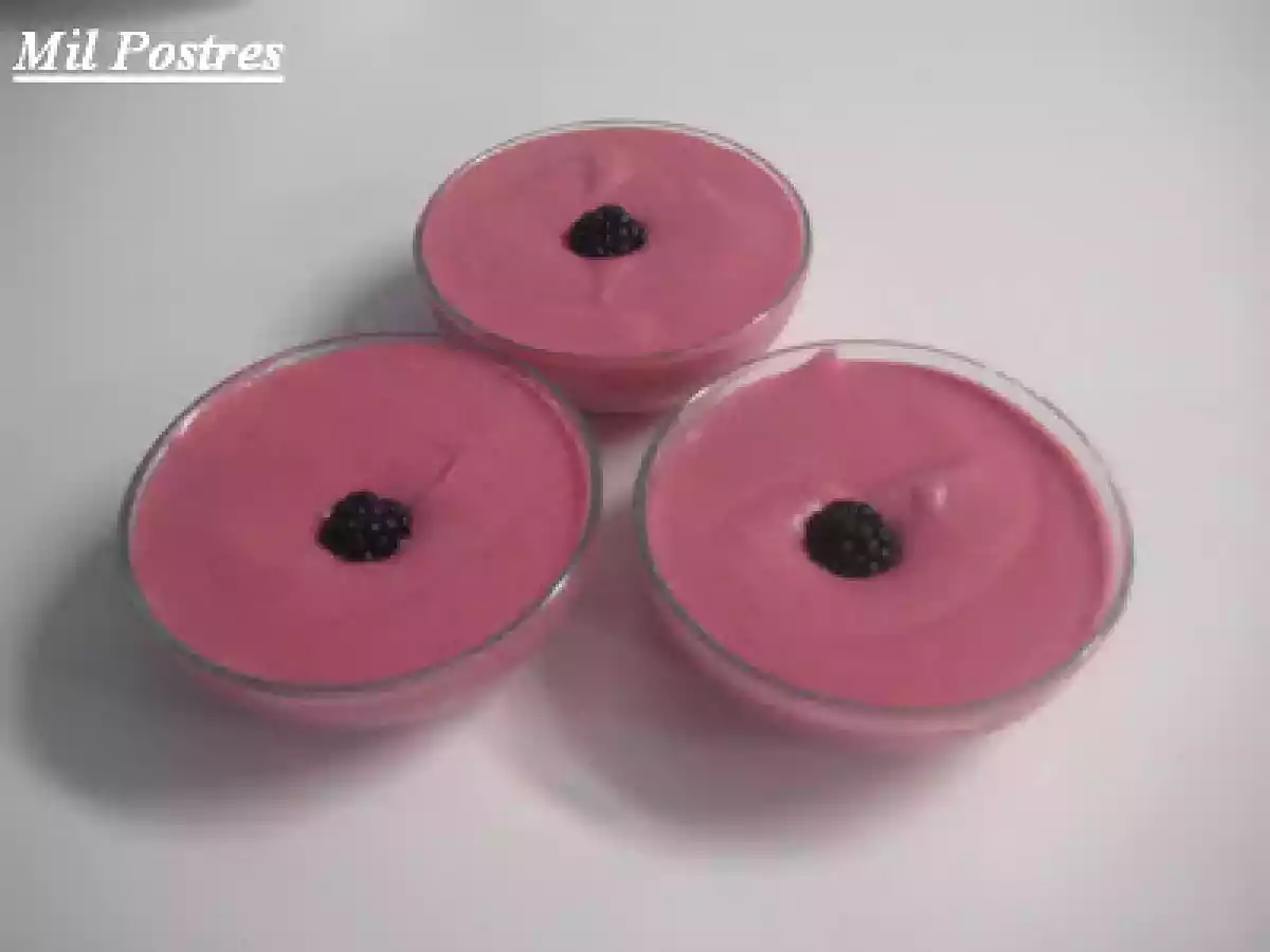 Crema de moras, yogur y queso crema - foto 2