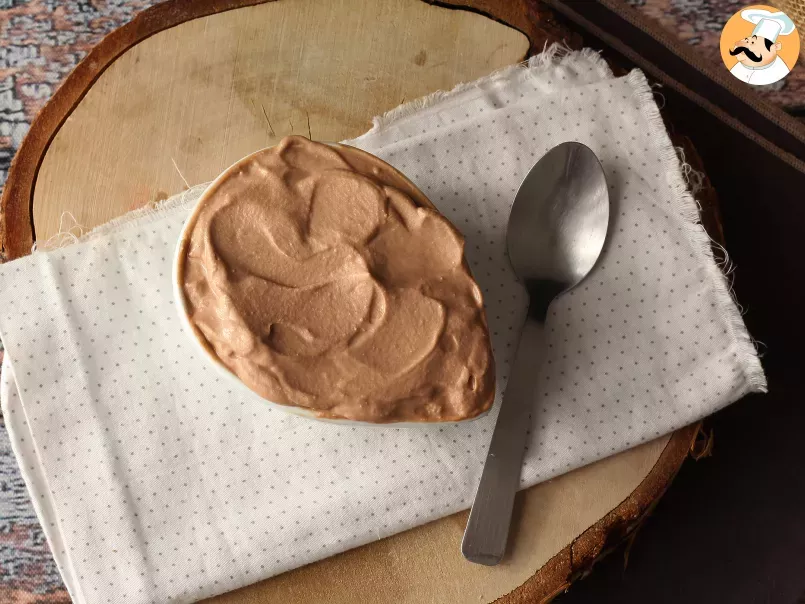 Crema de nata montada sabor Nutella, perfecta para rellenar bizcochos y tortas, foto 3