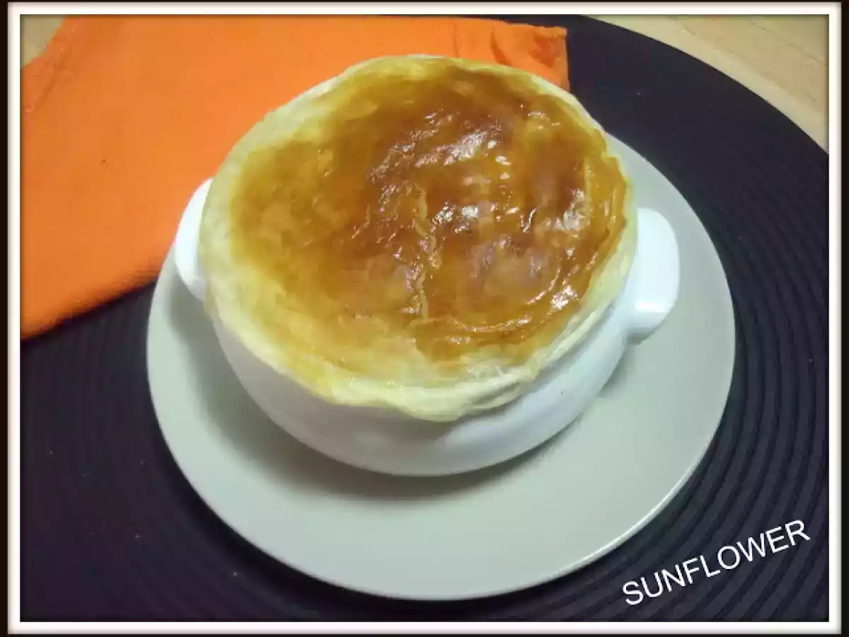 Crema de setas con hojaldre