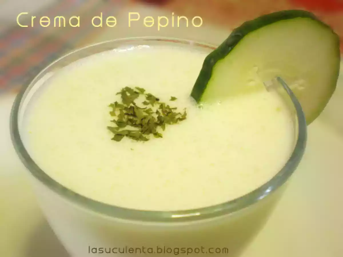 Crema fría de pepino, yogurt y curry