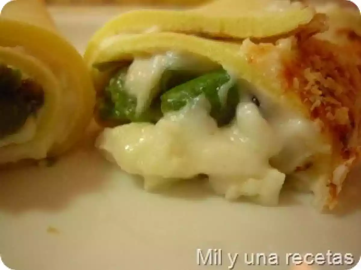 Crepes con espárragos y queso brie