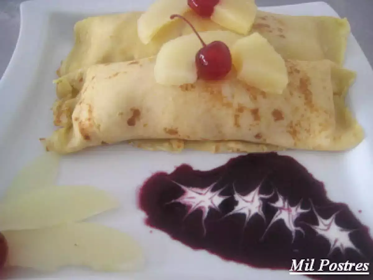Crepes de crema y frutas con coulis de frutas rojas - foto 3
