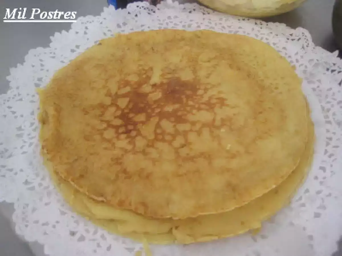 Crepes de crema y frutas con coulis de frutas rojas - foto 6