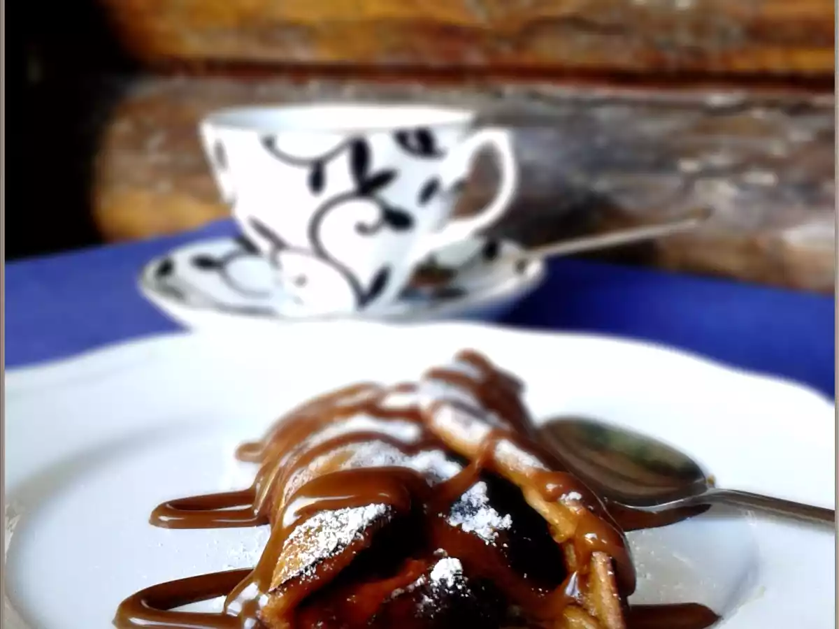 Crepes de dulce de leche y manzana caramelizada