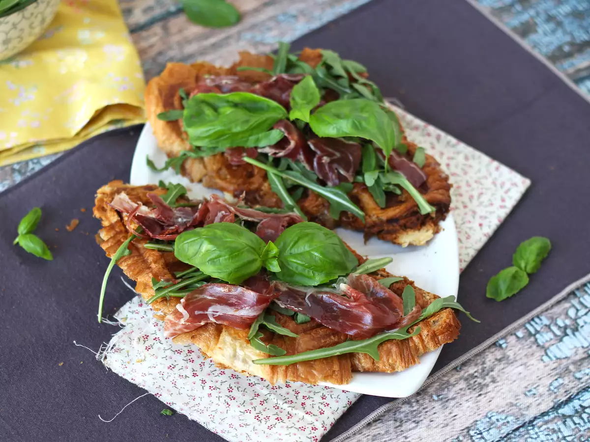 Croffle, el croissant estilo gofre con mermelada de higo, queso de cabra y jamón ibérico - foto 4