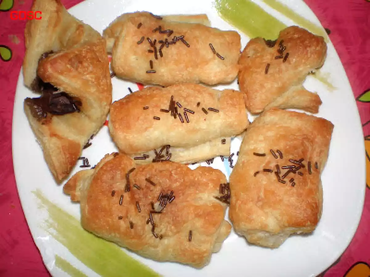 CROISSANTS CASEROS RELLENOS DE CHOCOLATE - foto 2