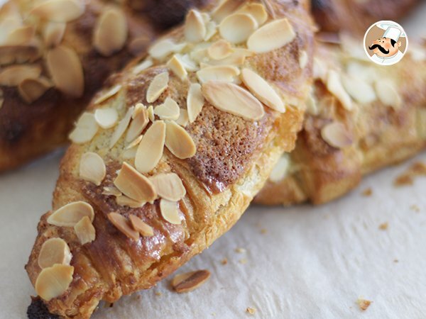 Croissants De Almendras Crujientes Receta Petitchef
