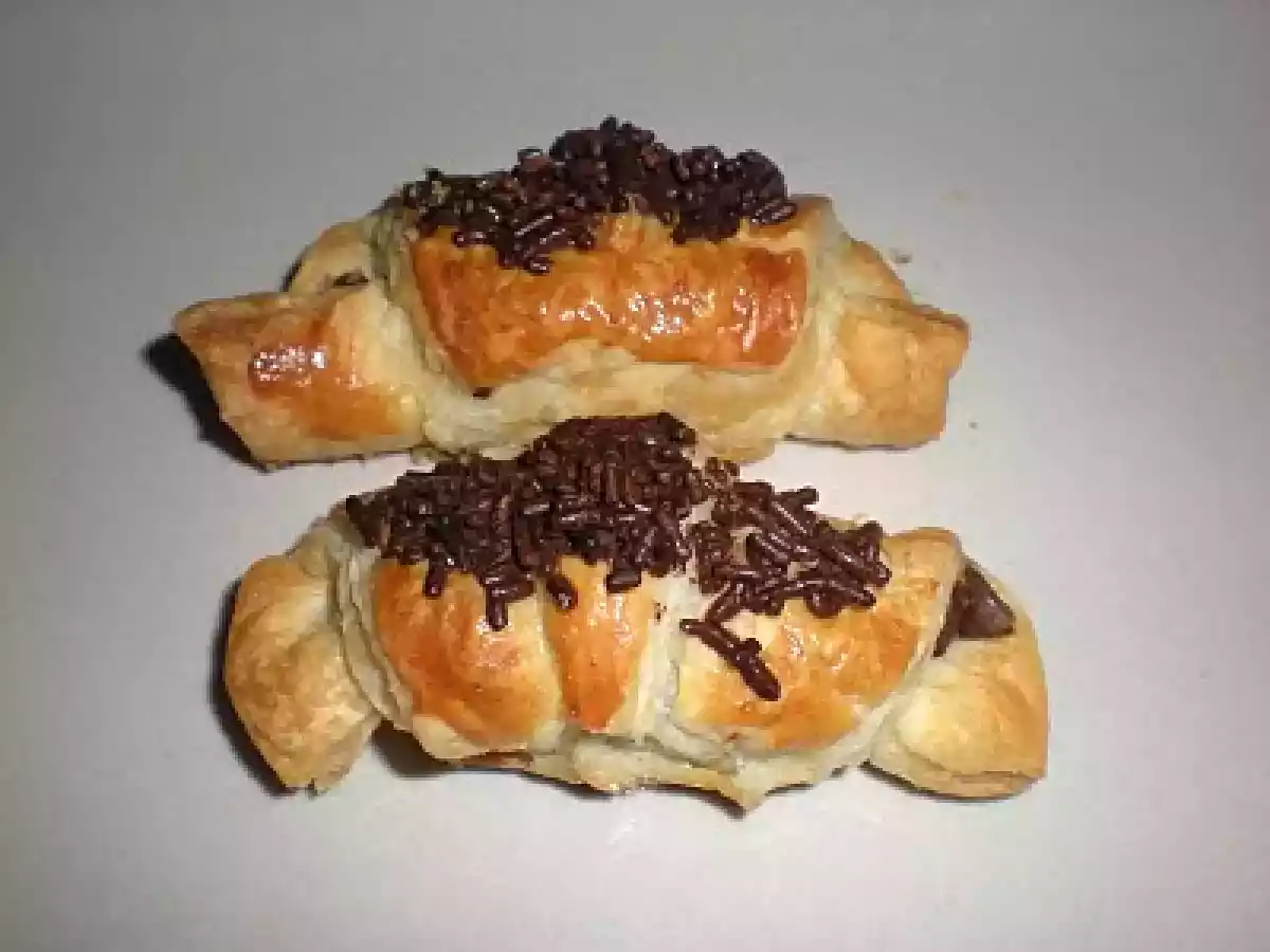 CROISSANTS DE HOJALDRE RELLENOS - foto 2