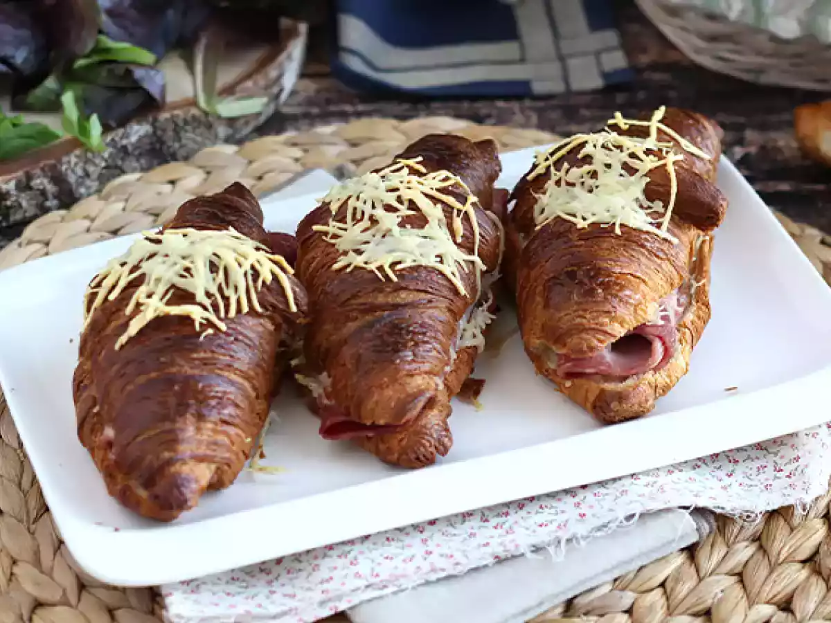 Croissants de jamón y queso