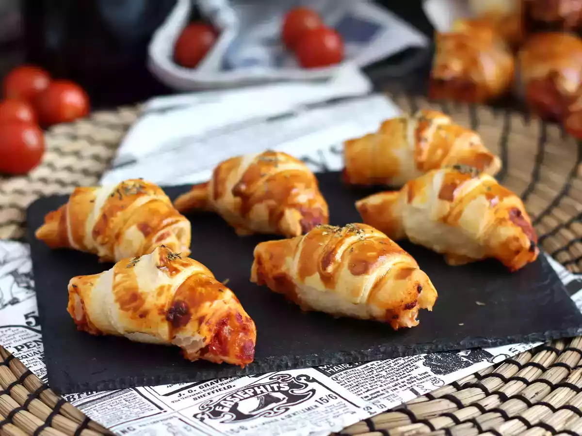 Croissants pizza de jamón y queso
