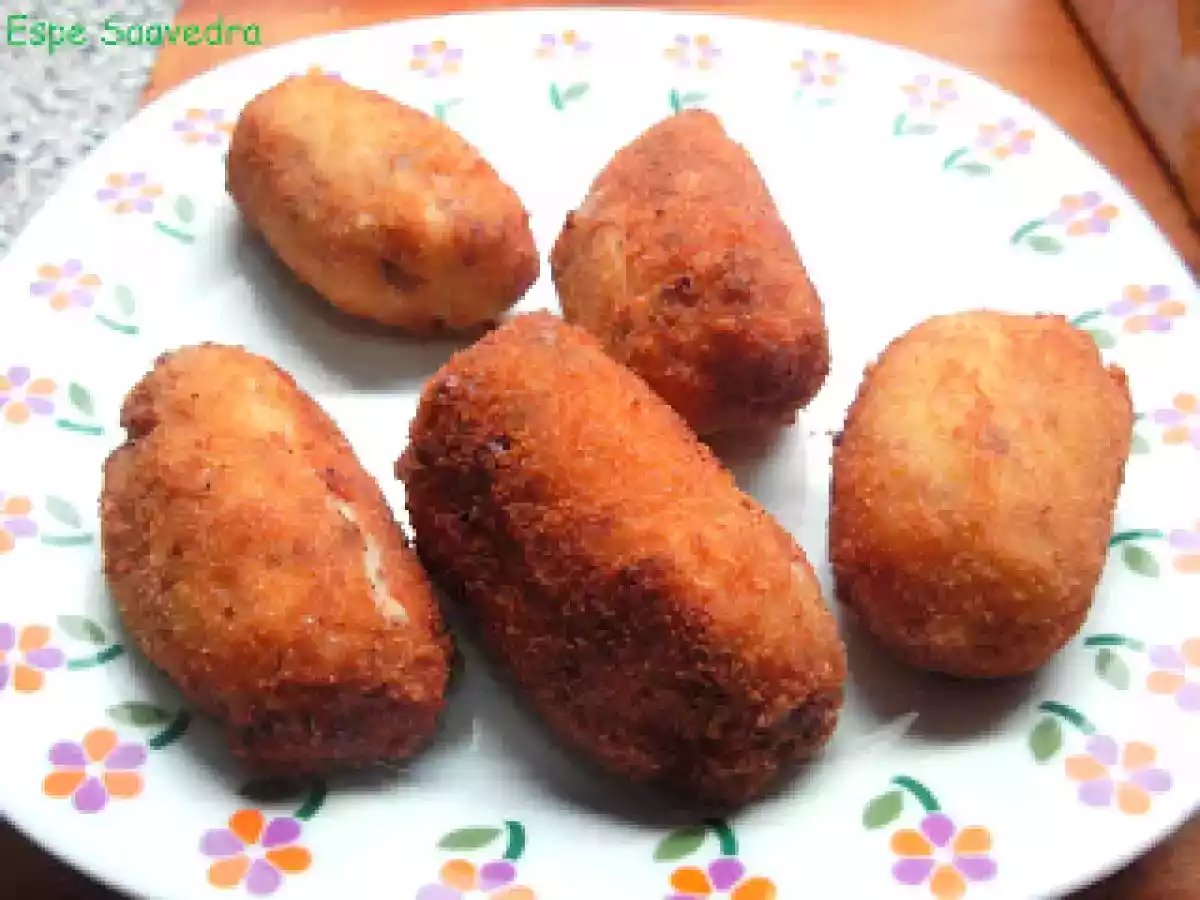 Croquetas de carne, jamón y queso