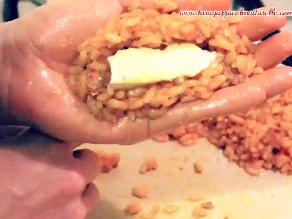 Croquetas de risotto con sofrito de carne y corazón de mozzarella - foto 4