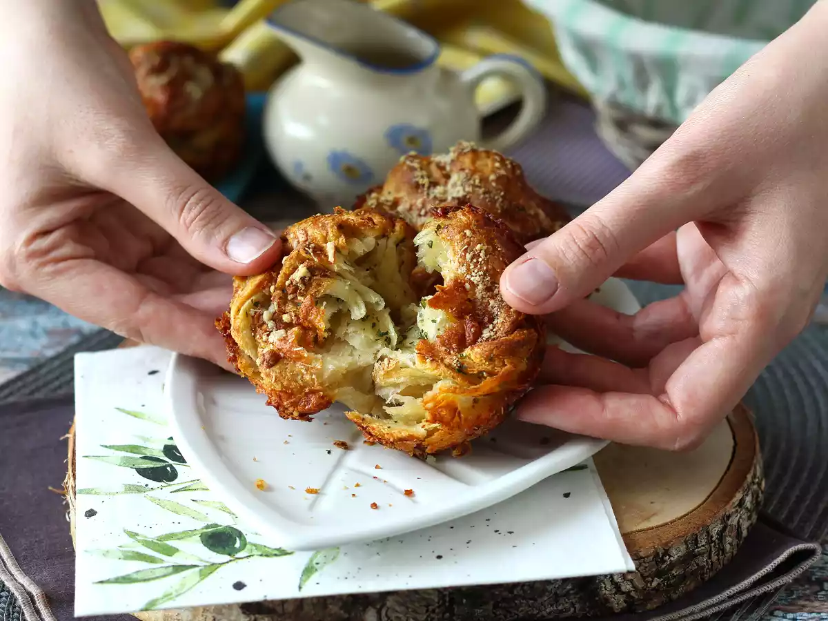 Cruffin salado con parmesano y mozzarella, la fusión perfecta entre croissant y muffin - foto 6