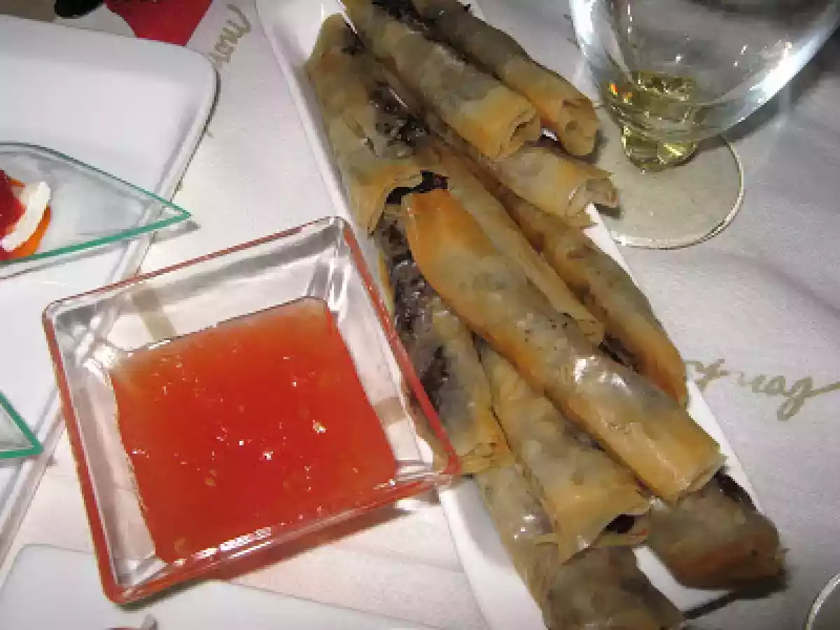 Crujiente de morcilla con confitura de tomate