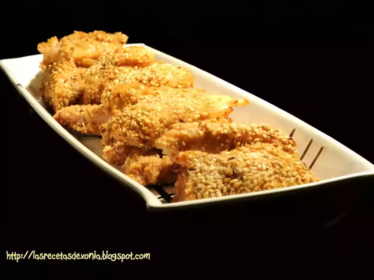 Crujientes de pollo oriental con sésamo