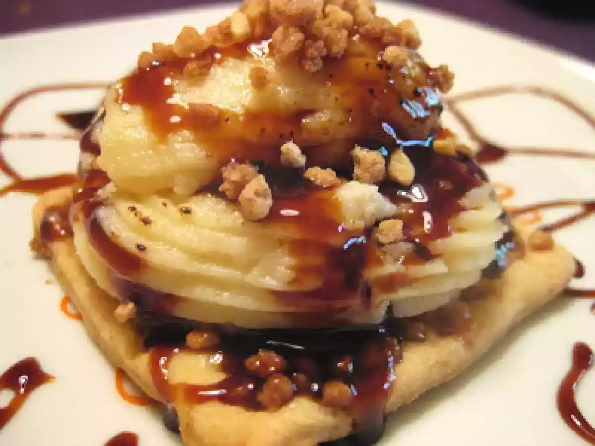 CUADRADITOS DE SABLÉ CON CREMA, CARAMELO Y CRUJIENTE DE AVELLANA