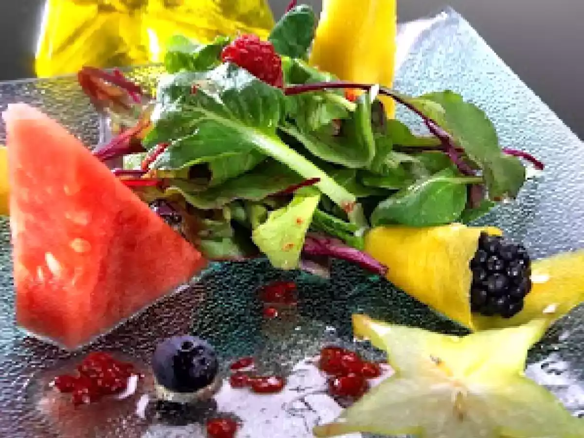 CUATRO ENSALADAS, TRES TIPOS DE ACEITE DE OLIVA VIRGEN? Y MUCHOS BENEFICIOS PARA LA SALUD