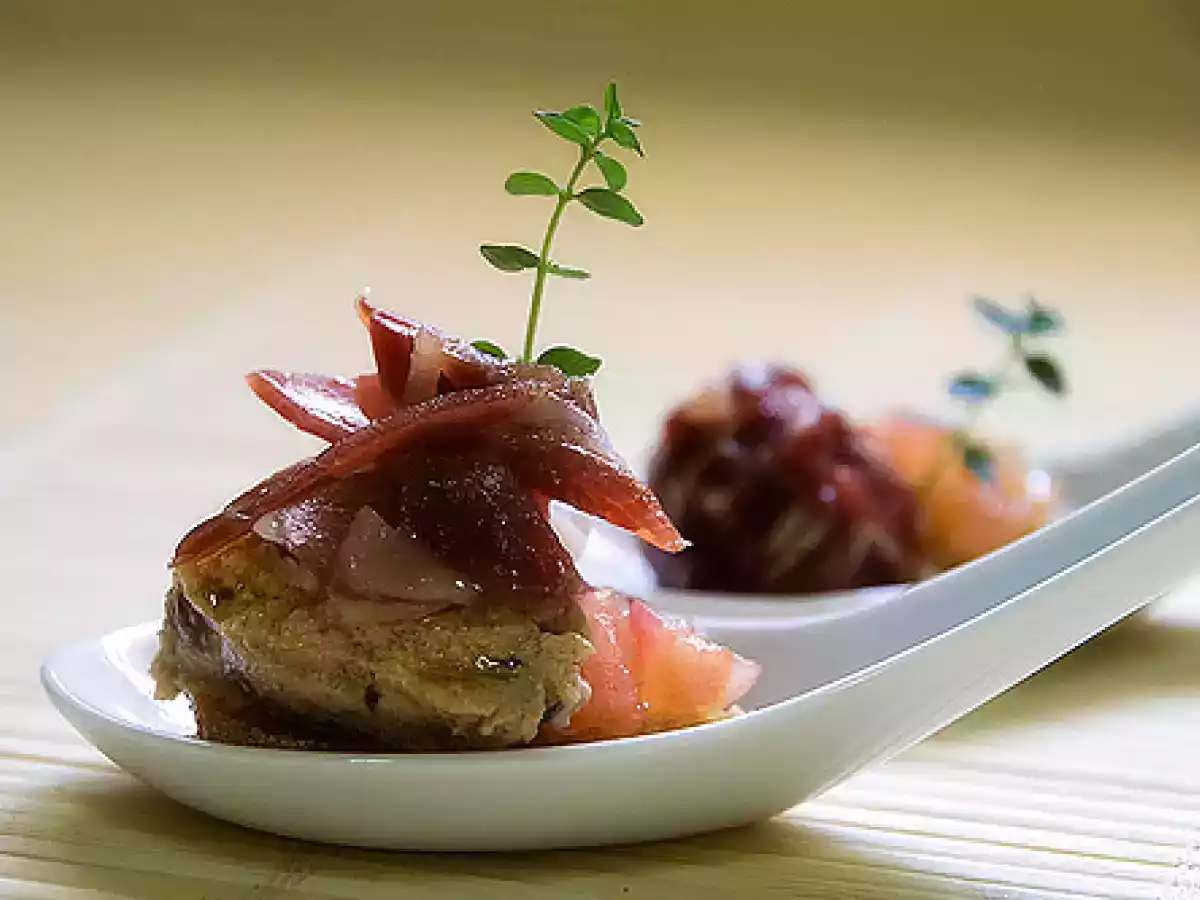 Cuchara blanca de pata negra - foto 4