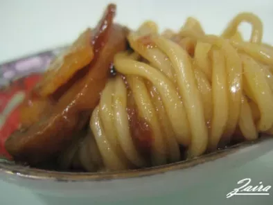 Cucharitas de pasta con champiñones, bacon y cebolla confitada - foto 2