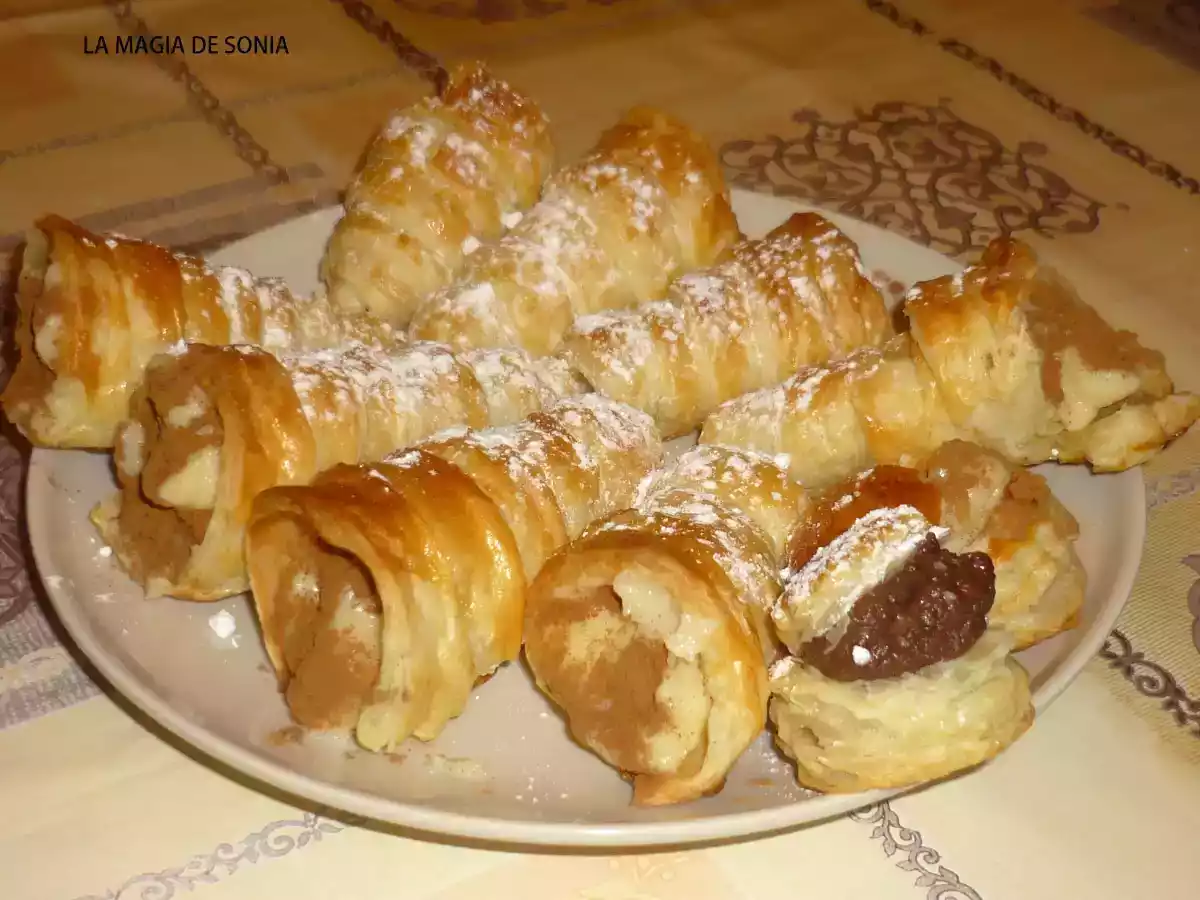Cucuruchos de Hojaldre Rellenos de Crema.