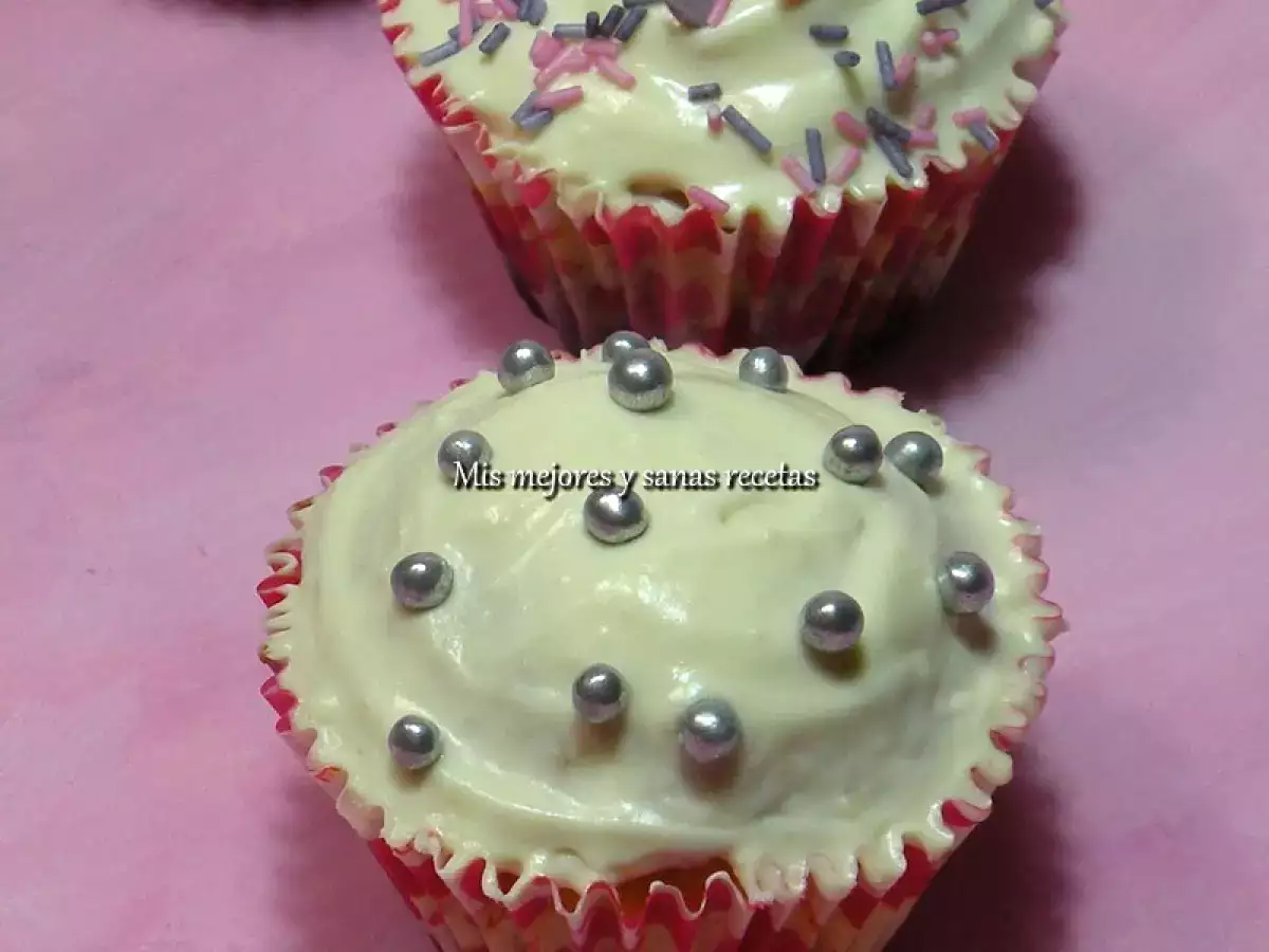 Cupcakes con mermelada de cereza. - foto 8
