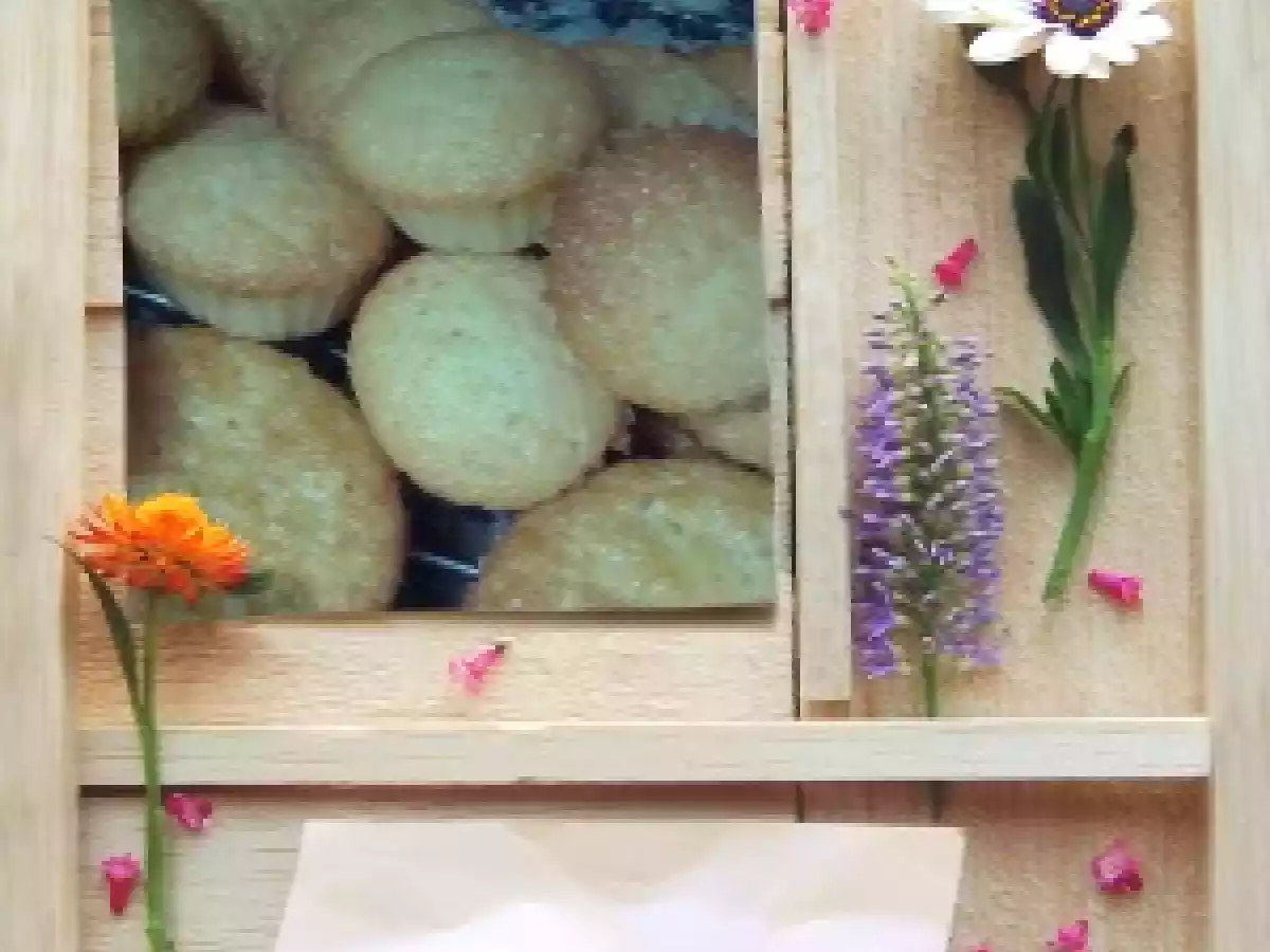 Cupcakes de chocolate blanco y coco - foto 2