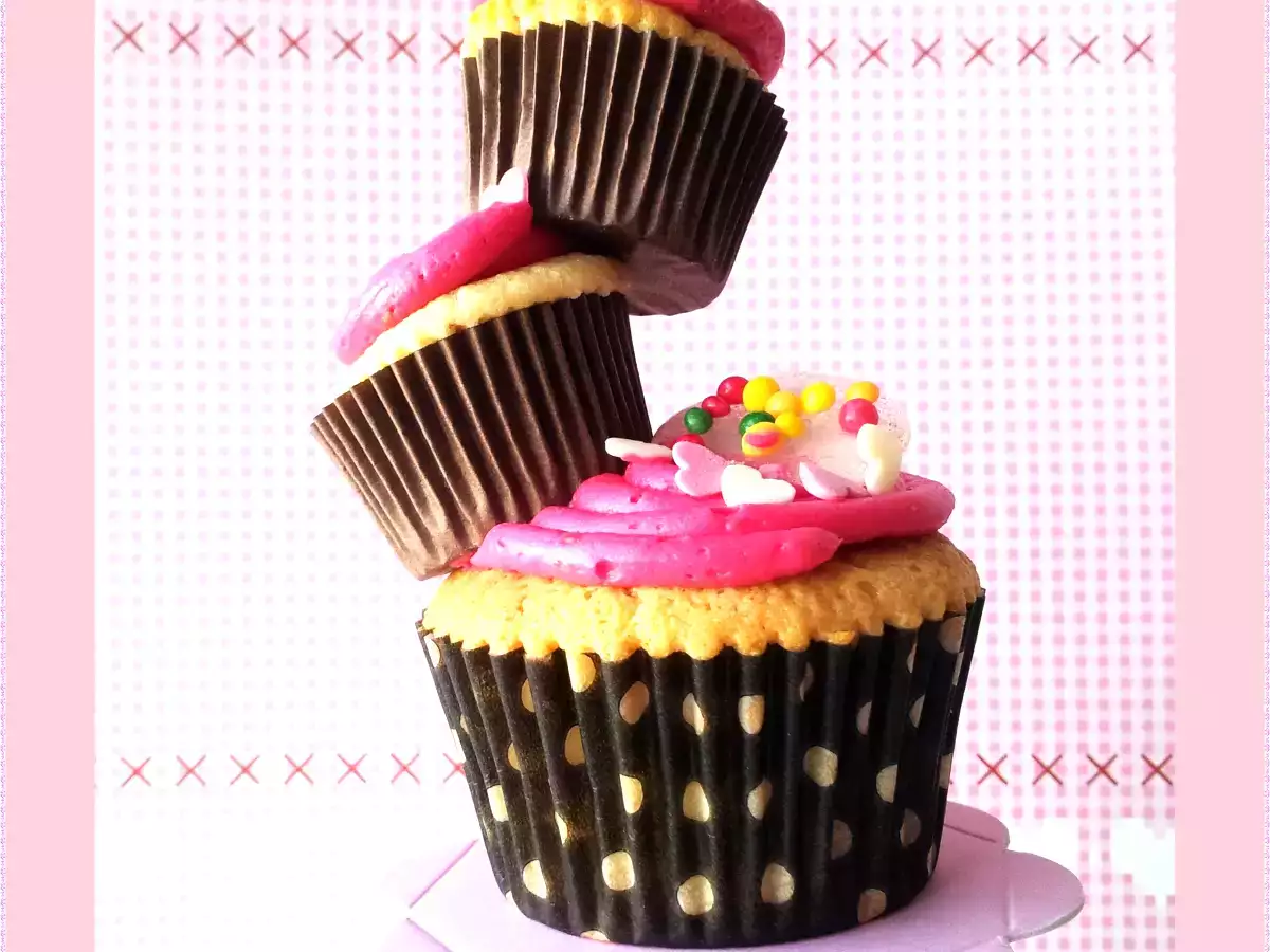 Cupcakes de leche condensada con frosting de frambuesa (de la buena)