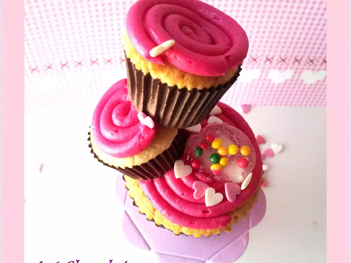 Cupcakes de leche condensada con frosting de frambuesa (de la buena) - foto 2