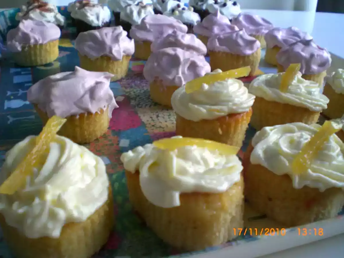 Cupckes de jengibre y limon y cupcakes rellenos de arandanos