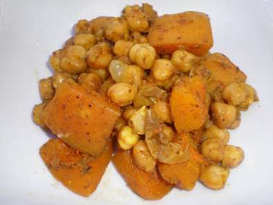 Curry Bengalí de calabaza y garbanzos