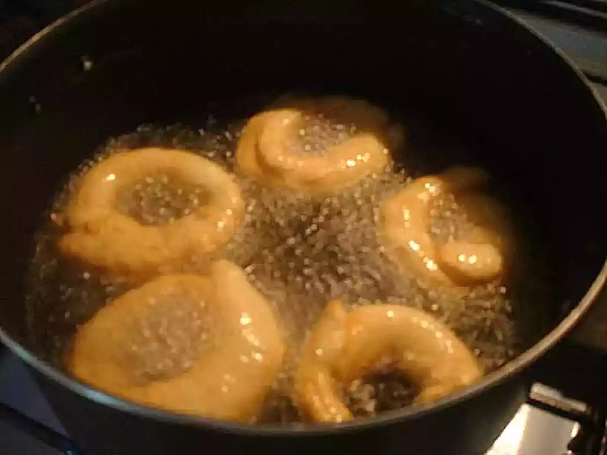 Cururicchi, cuddurielli, culurielli, frittelle, zeppole, rosquitas de papa de la Nonna - foto 3