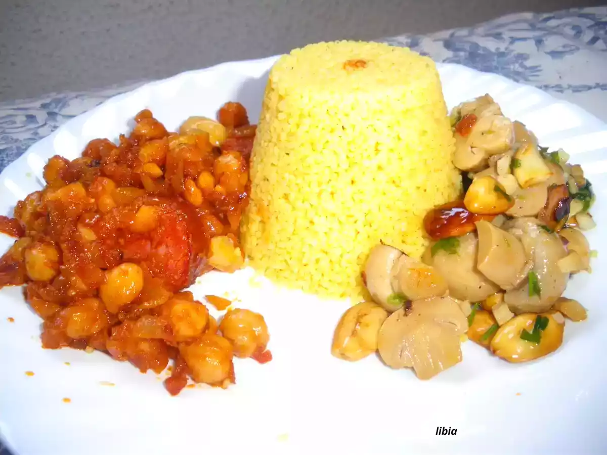 CUSCÚS CON GARBANZOS MALLORQUINES Y CHAMPIS