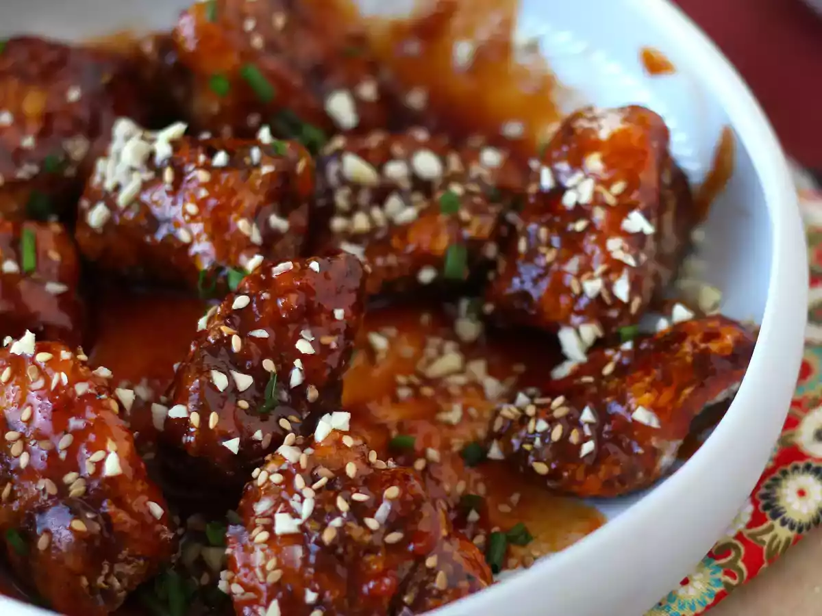 Dakgangjeong - Pollo Frito Coreano con salsa picante gochujang - foto 4