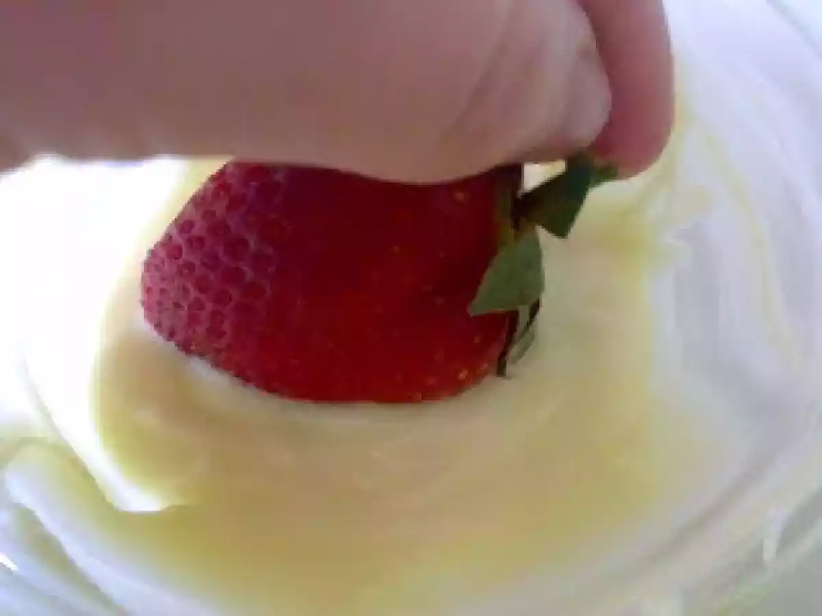 Decoracion de fresas para pastel/torta de novios - foto 3