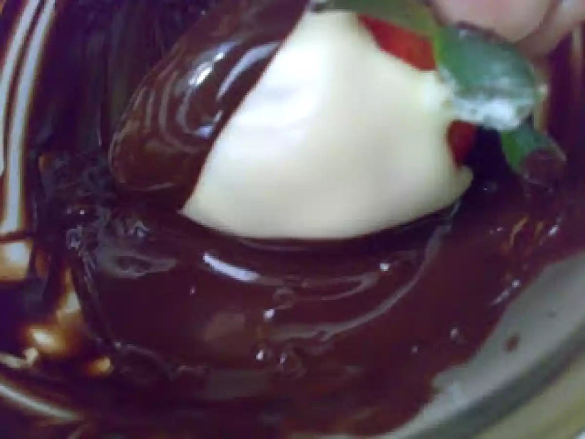 Decoracion de fresas para pastel/torta de novios - foto 9