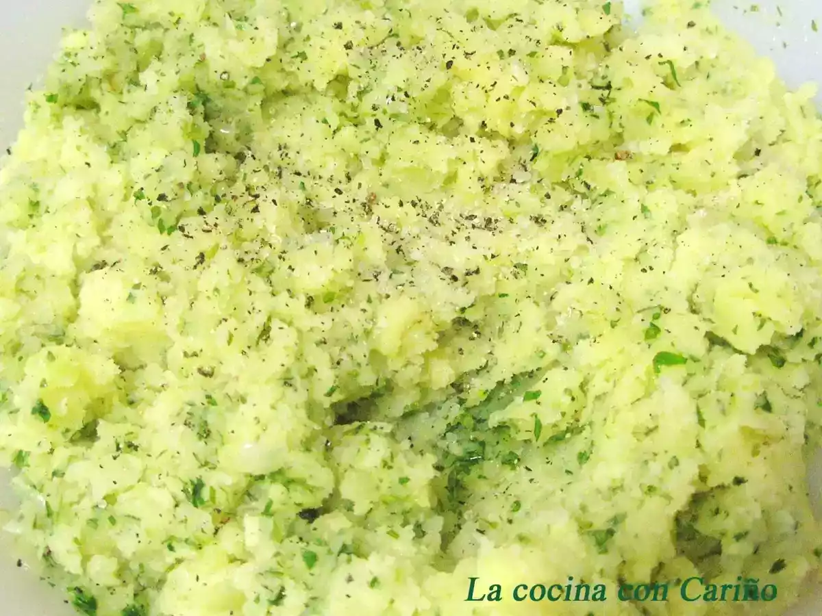 Delicias fritas de patata y merluza - foto 4