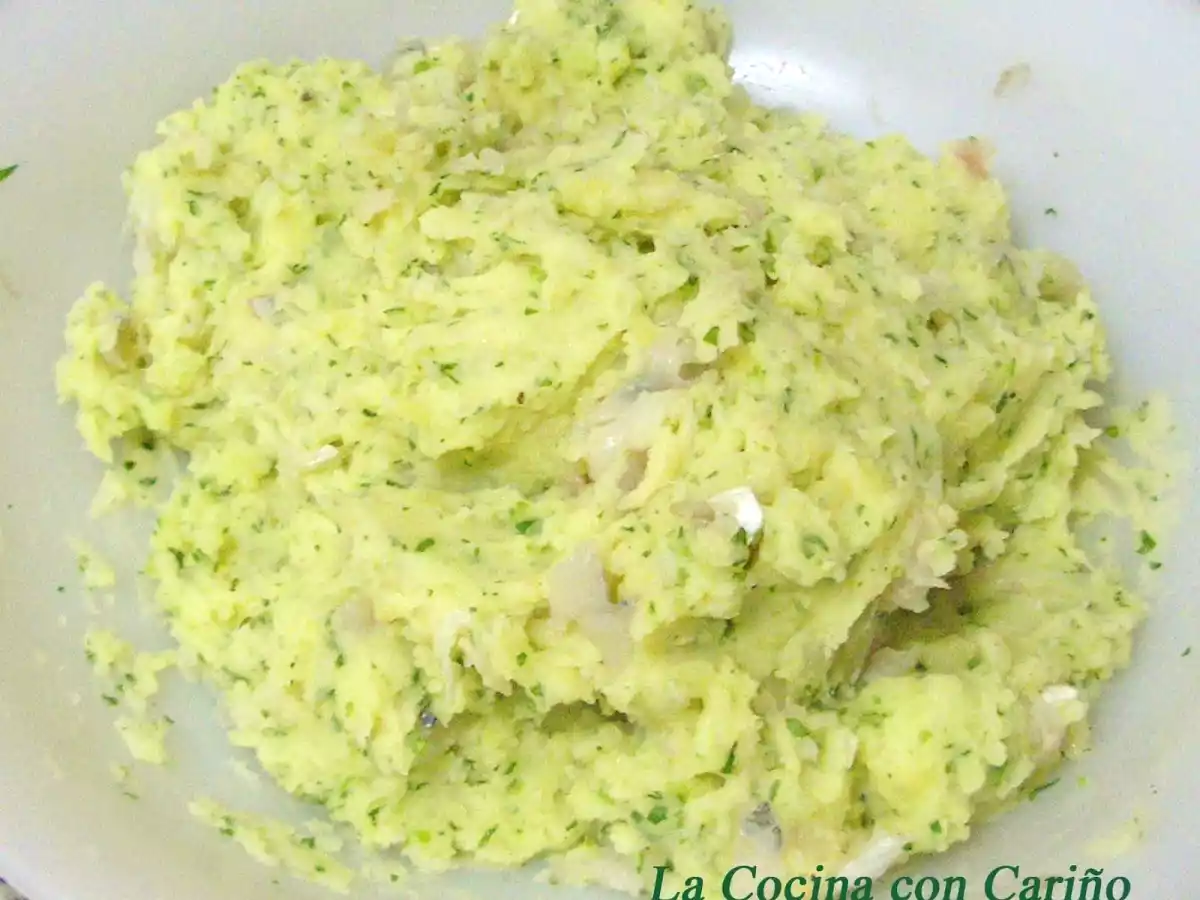 Delicias fritas de patata y merluza - foto 5