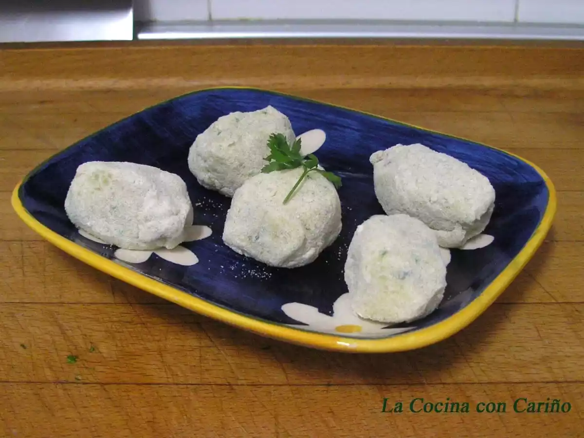 Delicias fritas de patata y merluza - foto 6