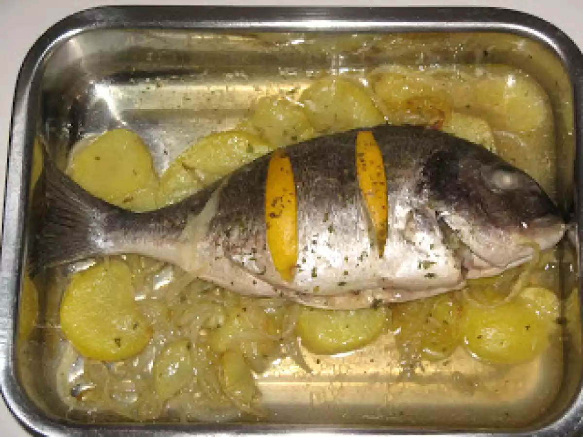 DORADA AL HORNO AL ESTILO NOCHEBUENA