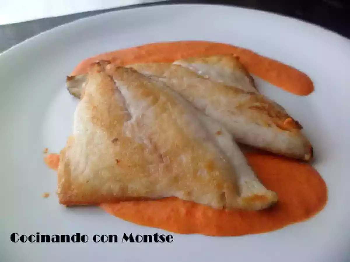 Dorada con salsa de pimientos del piquillo
