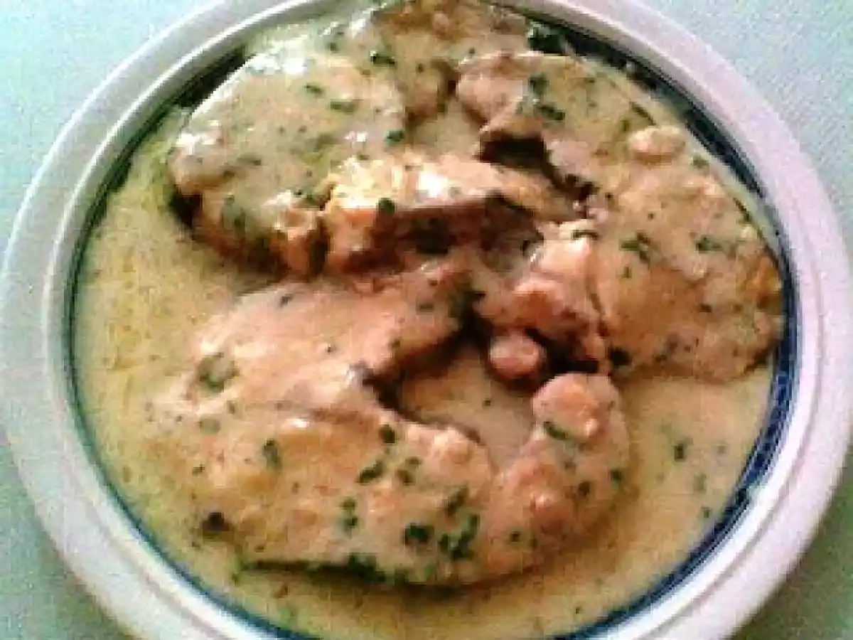 Dorado o bagre en salsa de coco