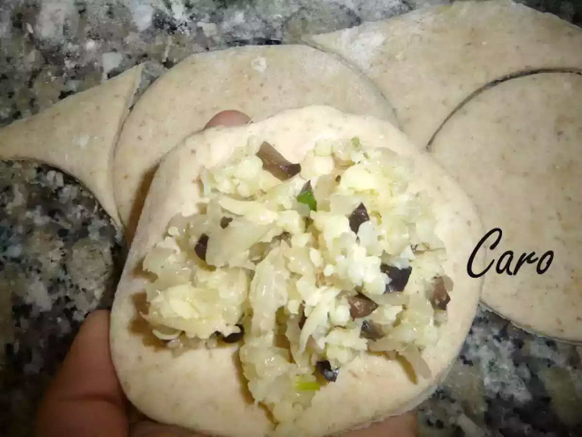 Dos opciones para un relleno de cebolla, queso y aceitunas negras... - foto 7