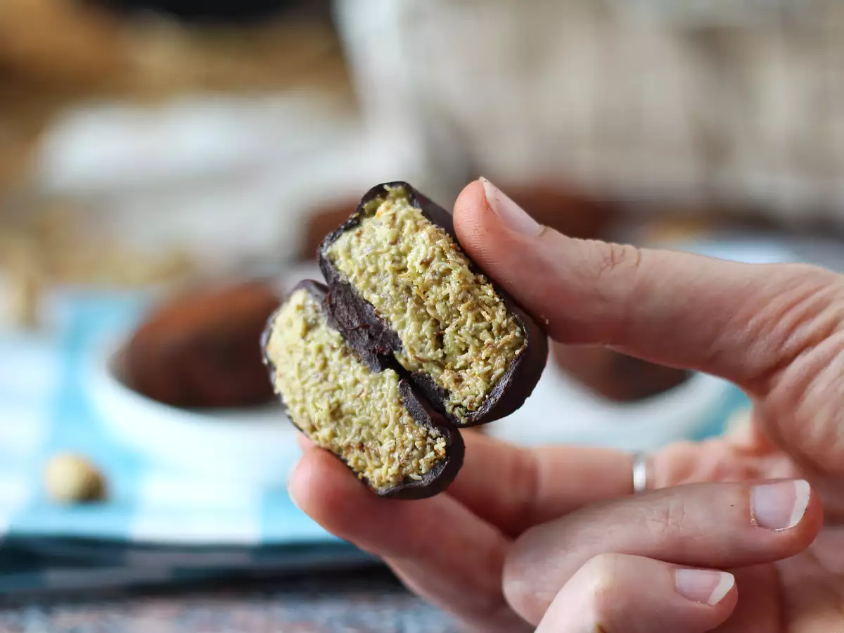 Dubai Chewy Cookie, la receta viral de mochis rellenos de pistacho y kataifi - foto 4
