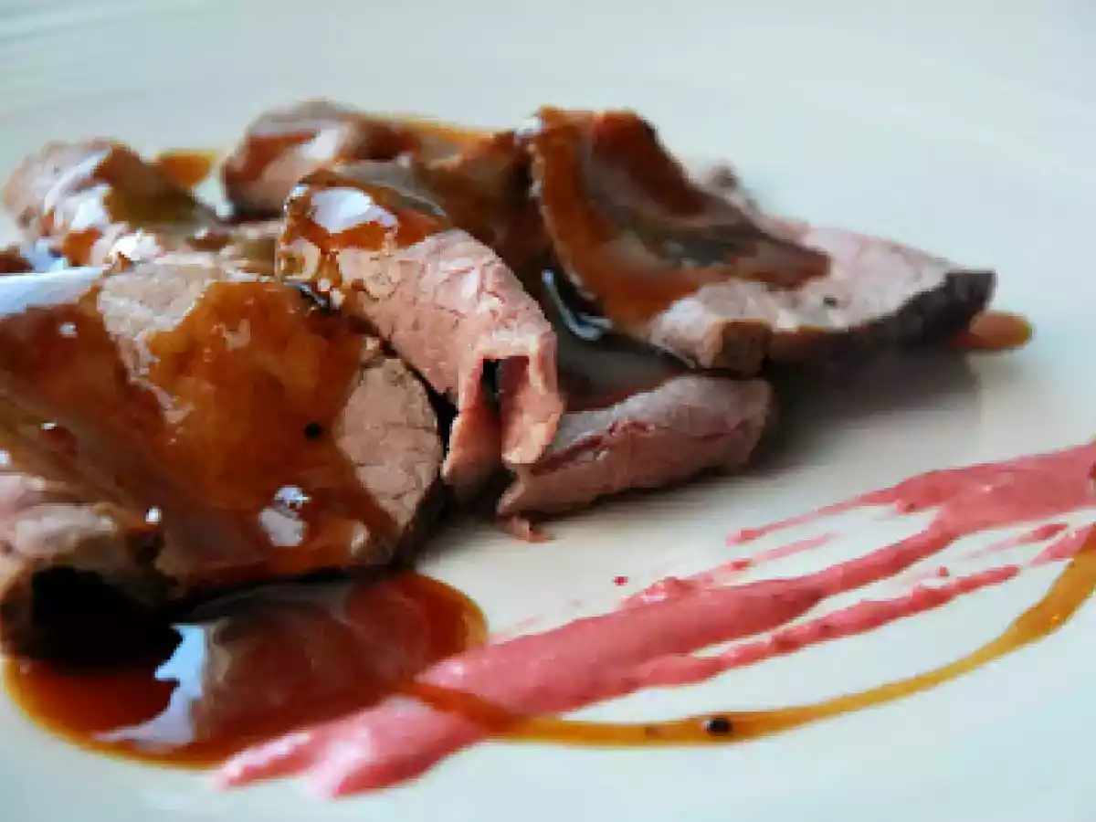 El inventor45: roastbeef con salsa de soja-miel y fresas