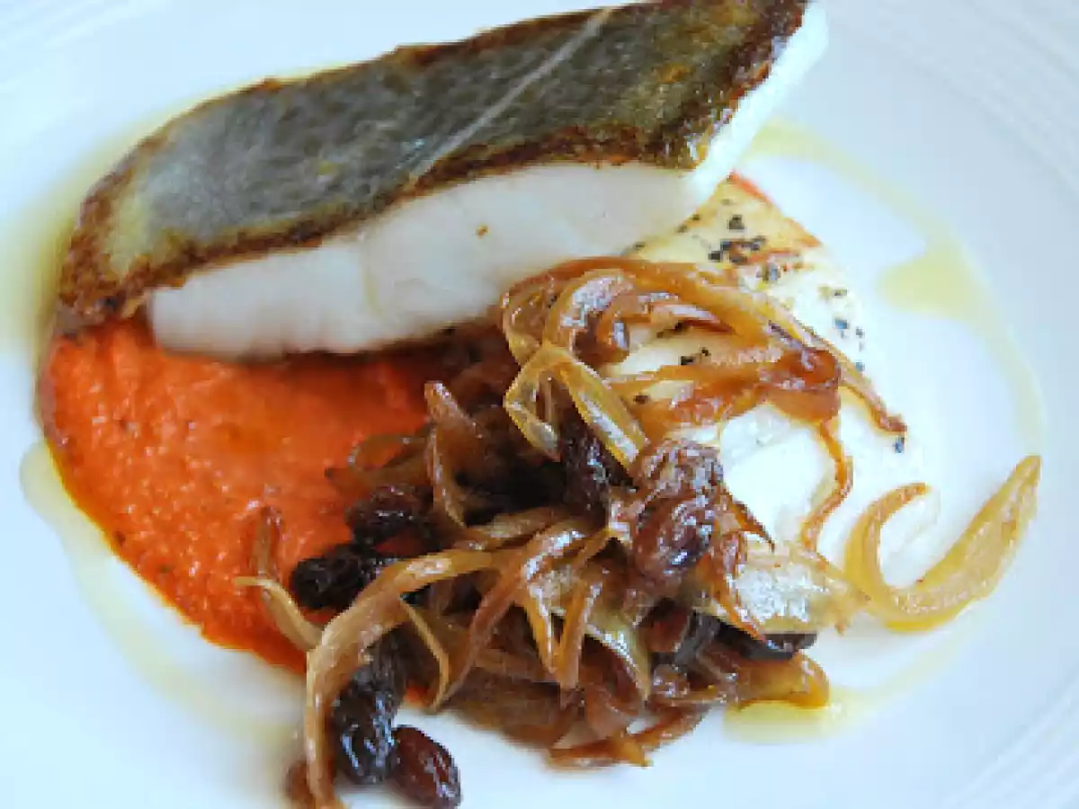 El inventor46: bacalao con salsa de pimiento rojo y cebolla