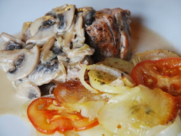 Lomo De Cerdo Horneado Con Salsa De Ciruelas Pasas Receta De