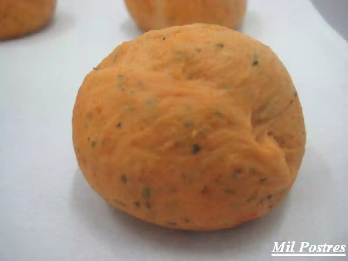 El pan nuestro de cada mes: Pan de Pimentón de la Vera y perejil. - foto 2