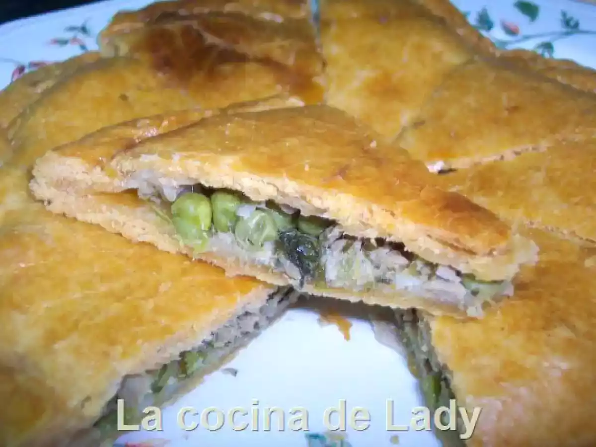 Empanada de Atún, cebolla y Guisantes (Convencional)