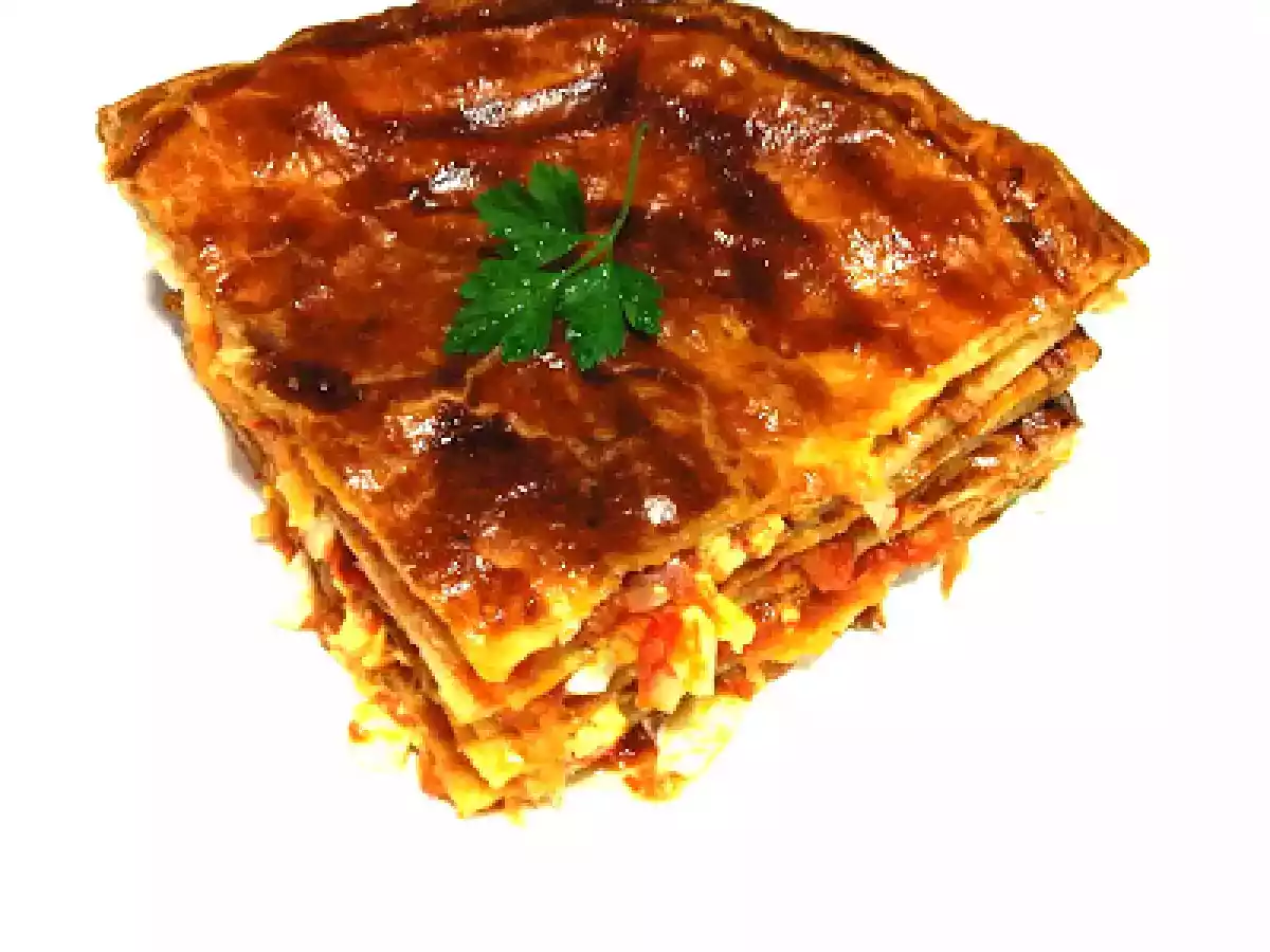 Empanada de Atún, Tomate y Huevo Duro