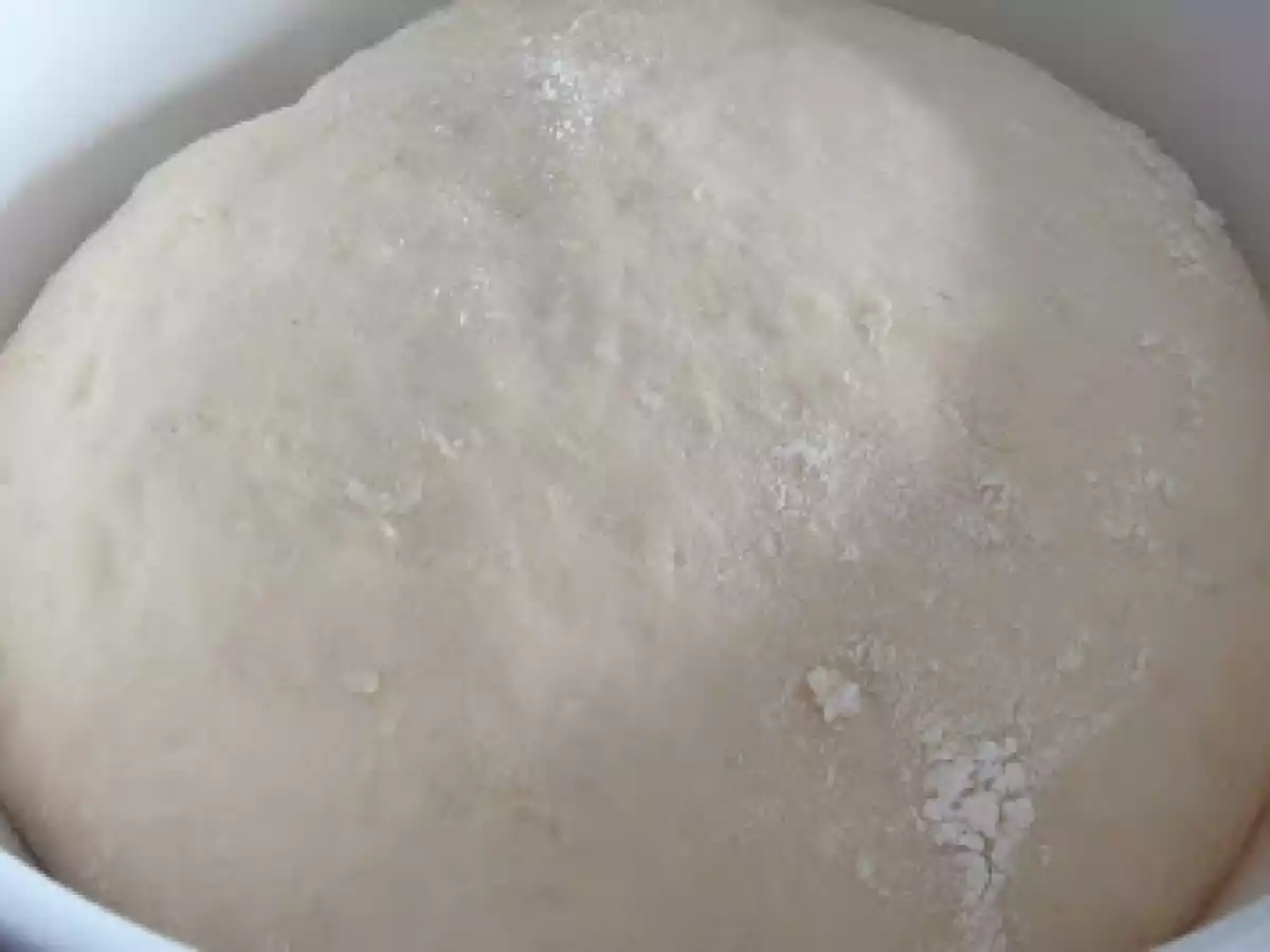 Empanada de bacalao con espinacas y ciruelas (con masa casera) - foto 2